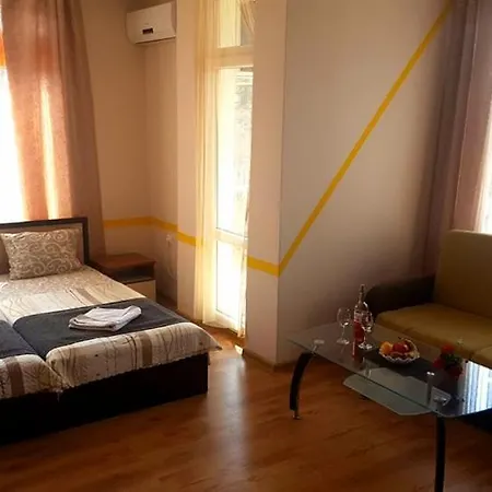 Family Solar Хотел