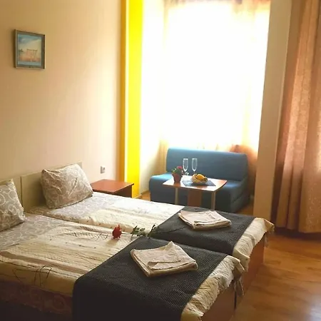 Хотел Family Solar *